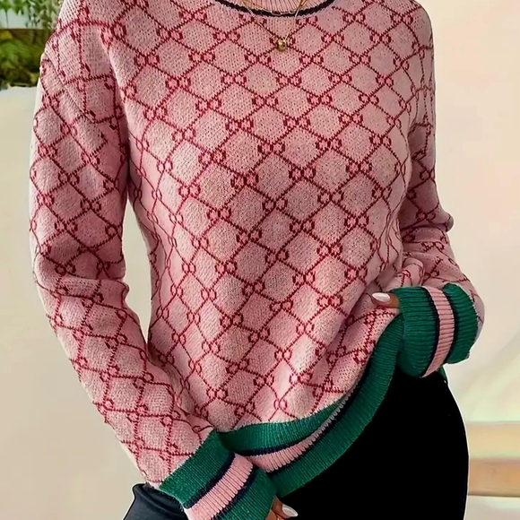 Elegant Pink Patterned Women's Sweater - Picture 1 of 1